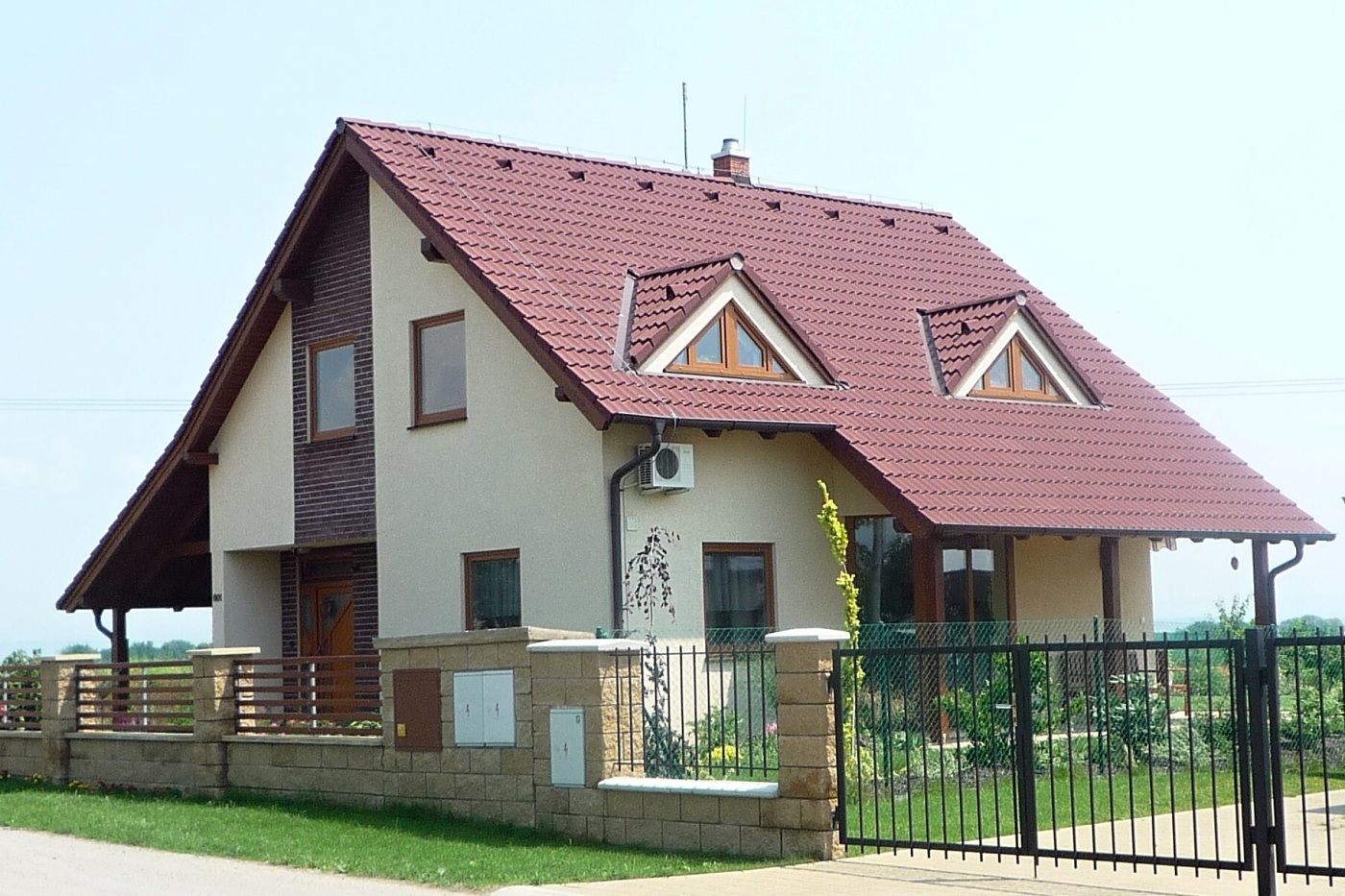 Pohled na rodinný dům Karel